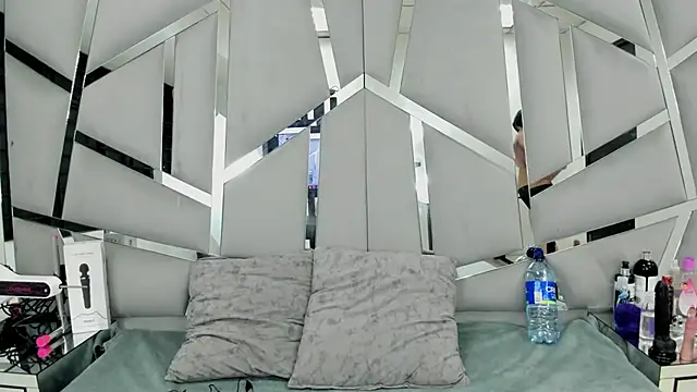 Catherinee69 x online show from 02/12/25, 04:12