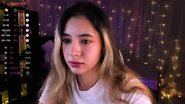 Snapshot of DarlaLike chatting on 12/10/24, 04:24 DarlaLike online show from 12/10/24, 04:24