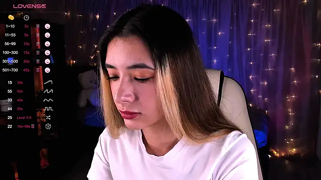 Snapshot of DarlaLike chatting on 12/16/24, 04:23 DarlaLike online show from 12/16/24, 04:23