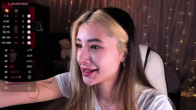 Snapshot of DarlaLike chatting on 01/29/25, 06:22 DarlaLike online show from 01/29/25, 06:22