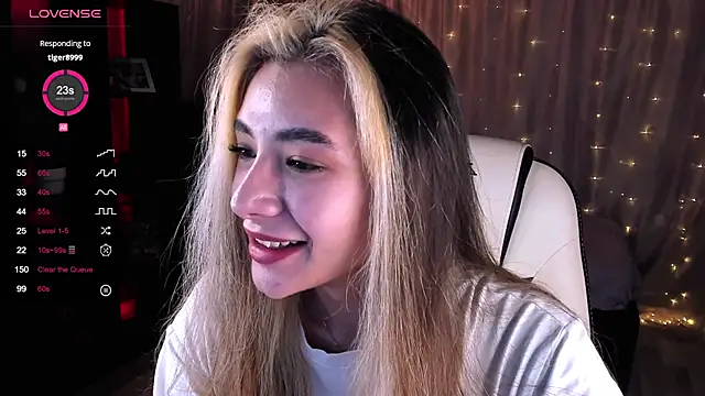 Snapshot of DarlaLike chatting on 01/31/25, 05:19 DarlaLike online show from 01/31/25, 05:19