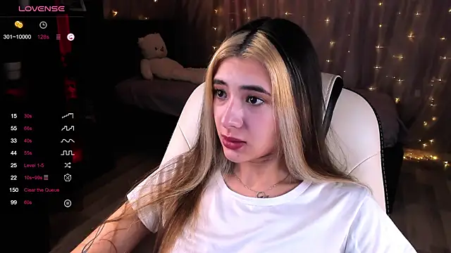 Snapshot of DarlaLike chatting on 02/03/25, 04:35 DarlaLike online show from 02/03/25, 04:35