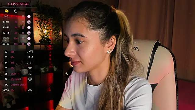 Snapshot of DarlaLike chatting on 09/14/25, 04:11 DarlaLike online show from 09/14/25, 04:11