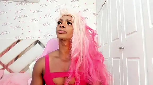 Snapshot of BriggitteEbonny chatting on 01/05/25, 08:21 BriggitteEbonny online show from 01/05/25, 08:21