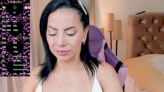 veronika naughty online show from 09/29/25, 01:49