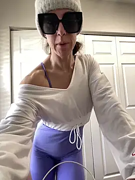 Snapshot of mrs__unknown chatting on 02/24/26, 03:10 mrs unknown online show from 02/24/26, 03:10