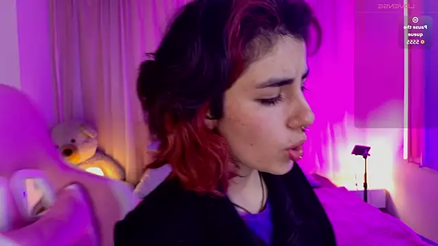 Snapshot of _Artemisa_X chatting on 09/24/25, 12:52 Artemisa X online show from 09/24/25, 12:52