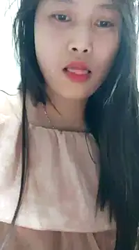 Snapshot of Lien-Yeu chatting on 02/07/25, 01:32 Lien-Yeu online show from 02/07/25, 01:32