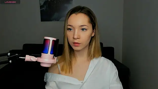 MiaThaine online show from 01/27/25, 03:07