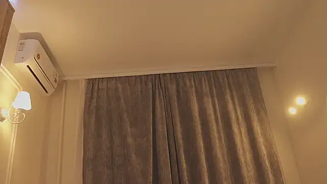 MiaThaine online show from 02/05/26, 03:27