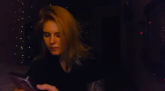 VoluptuousDreams online show from 12/16/24, 06:16