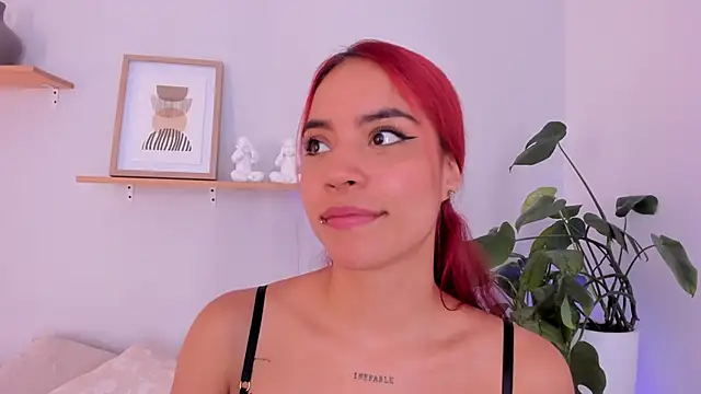 Snapshot of Scarlett_Morgan_ chatting on 02/11/25, 01:52 Scarlett Morgan online show from 02/11/25, 01:52