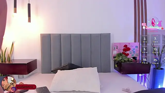 Snapshot of Scarlett_Morgan_ chatting on 10/21/25, 07:47 Scarlett Morgan online show from 10/21/25, 07:47