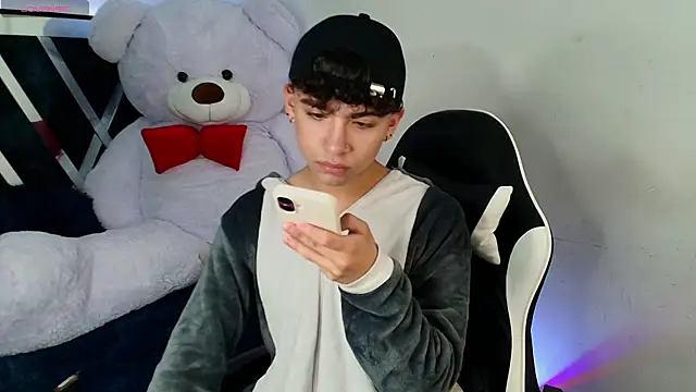 Niico Cruz online show from 02/18/25, 04:48