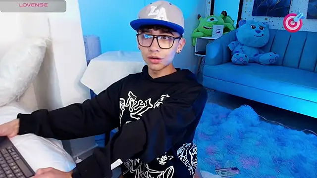 Niico Cruz online show from 02/28/25, 08:20