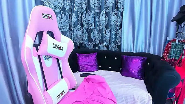 KamilaFoxy online show from 02/04/25, 07:07