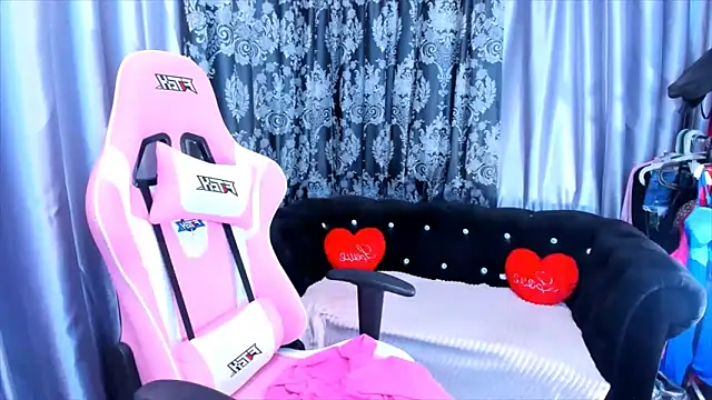 KamilaFoxy online show from 04/11/26, 07:45