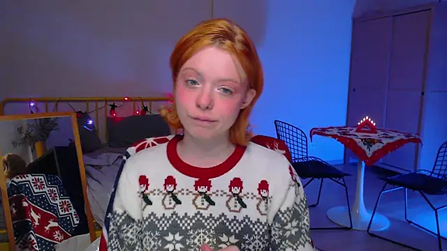 Snapshot of KatieMelone chatting on 12/13/24, 07:21 KatieMelone online show from 12/13/24, 07:21