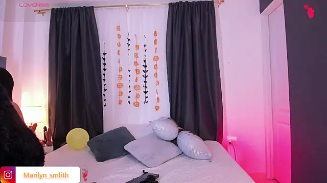 MarilynSmIith online show from 10/10/25, 11:42