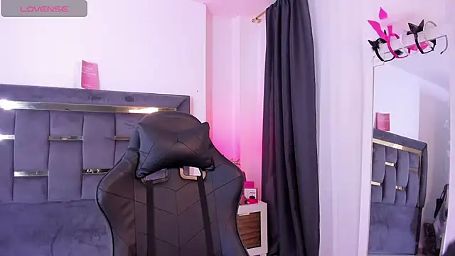 MarilynSmIith online show from 12/02/25, 03:07