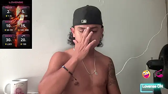 Snapshot of bob_petterson chatting on 11/11/25, 03:01 bob petterson online show from 11/11/25, 03:01