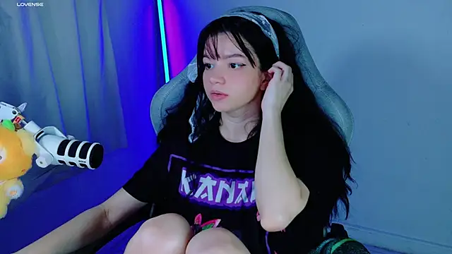 Snapshot of stephybrown chatting on 11/23/25, 01:05 stephybrown online show from 11/23/25, 01:05