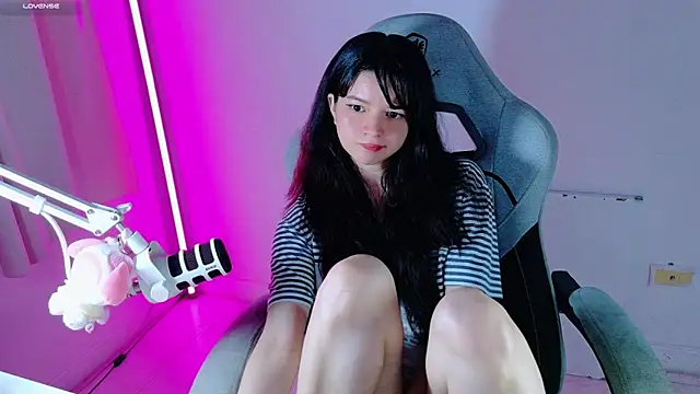 Snapshot of stephybrown chatting on 05/04/26, 01:56 stephybrown online show from 05/04/26, 01:56