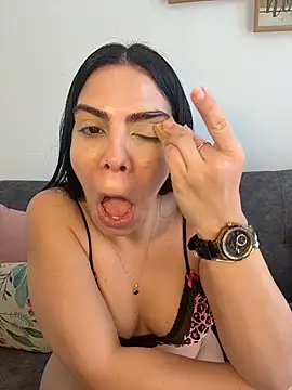 valecruz903 online show from 01/14/26, 02:44