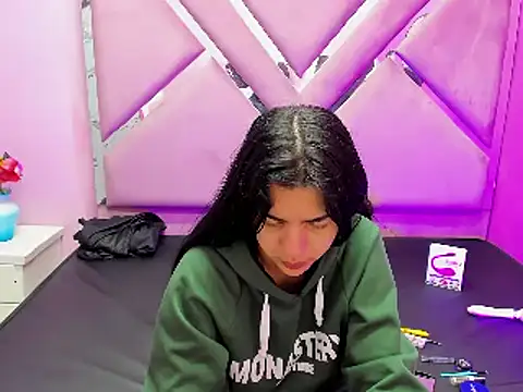 IsisRouse online show from 03/07/25, 02:46