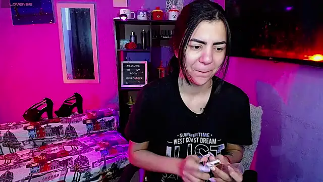 IsisRouse online show from 11/29/25, 03:31