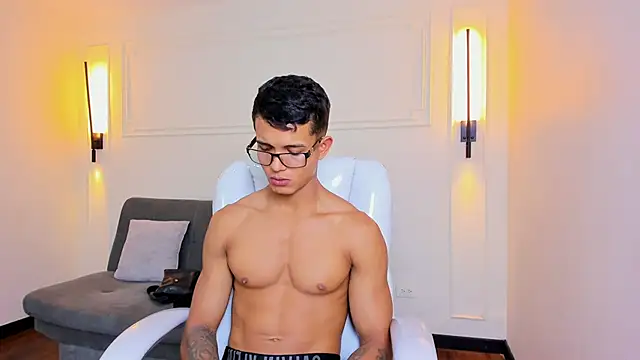 Paradise boy s online show from 11/22/25, 05:01