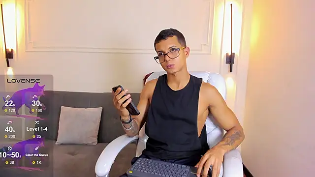 Paradise boy s online show from 02/19/26, 07:54