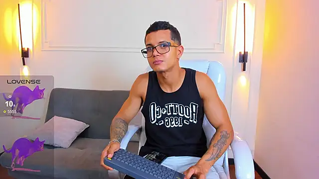 Paradise boy s online show from 03/03/26, 05:52