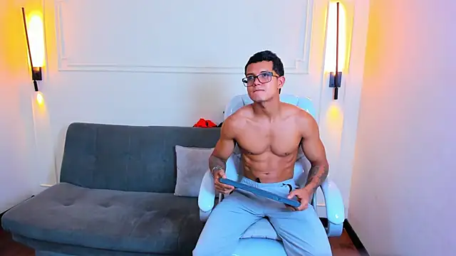 Paradise boy s online show from 03/31/26, 05:57