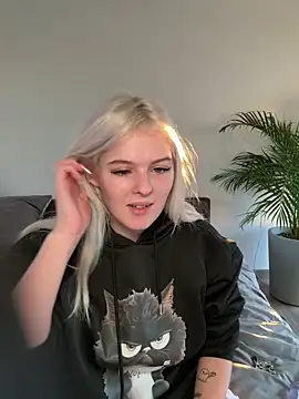 Allylove03 online show from 01/02/25, 07:44