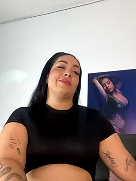 Snapshot of Sheeryl__ chatting on 09/24/25, 04:10 Sheeryl online show from 09/24/25, 04:10