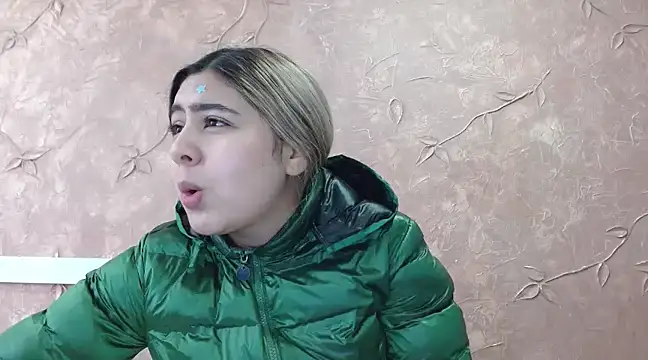 Miabonnett  online show from 03/07/25, 12:12