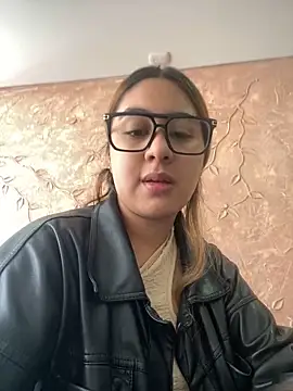 Miabonnett  online show from 09/26/25, 12:09