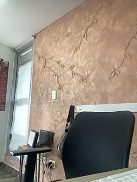 Miabonnett  online show from 12/16/25, 12:10