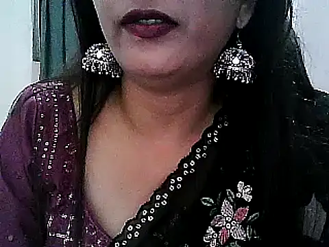 Snapshot of Model-Tanya chatting on 02/02/25, 04:54 Model-Tanya online show from 02/02/25, 04:54