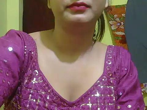 Snapshot of Model-Tanya chatting on 03/16/25, 12:22 Model-Tanya online show from 03/16/25, 12:22