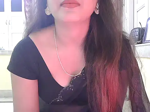 Snapshot of Model-Tanya chatting on 11/18/25, 03:49 Model-Tanya online show from 11/18/25, 03:49