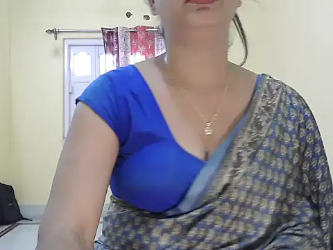 Snapshot of Model-Tanya chatting on 12/16/25, 10:09 Model-Tanya online show from 12/16/25, 10:09