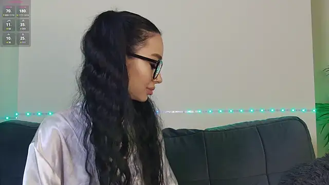 OnlyXandra online show from 01/11/25, 08:33