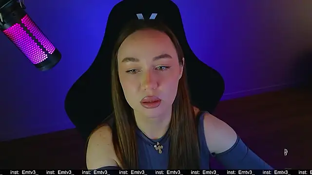 Emili1- online show from 03/28/26, 09:42