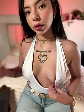 Snapshot of eva_elifee chatting on 09/19/25, 01:40 eva elifee online show from 09/19/25, 01:40