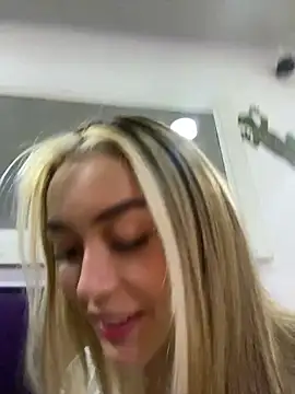 Snapshot of emma_oxford chatting on 01/18/25, 03:31 emma oxford online show from 01/18/25, 03:31