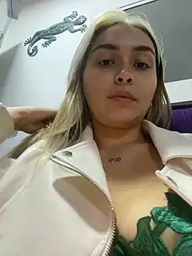 Snapshot of emma_oxford chatting on 01/21/25, 07:37 emma oxford online show from 01/21/25, 07:37