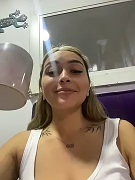 Snapshot of emma_oxford chatting on 01/22/25, 12:59 emma oxford online show from 01/22/25, 12:59