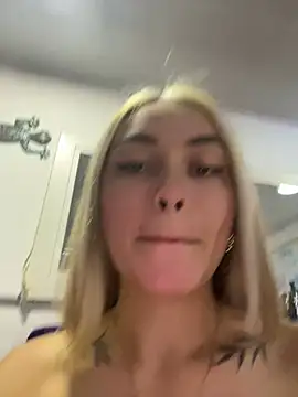 Snapshot of emma_oxford chatting on 01/23/25, 08:35 emma oxford online show from 01/23/25, 08:35